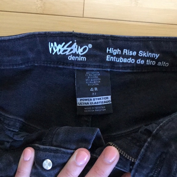 Black High Rise Ripped Skinny Jeans - Size 4 - Picture 3 of 3